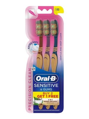 Oral-B Sensitive & Gums Precision Clean Toothbrush 3 In 1 Herbs Infused Bristles 3 Manual, Adult, Green Toothbrushes, 53 Grm